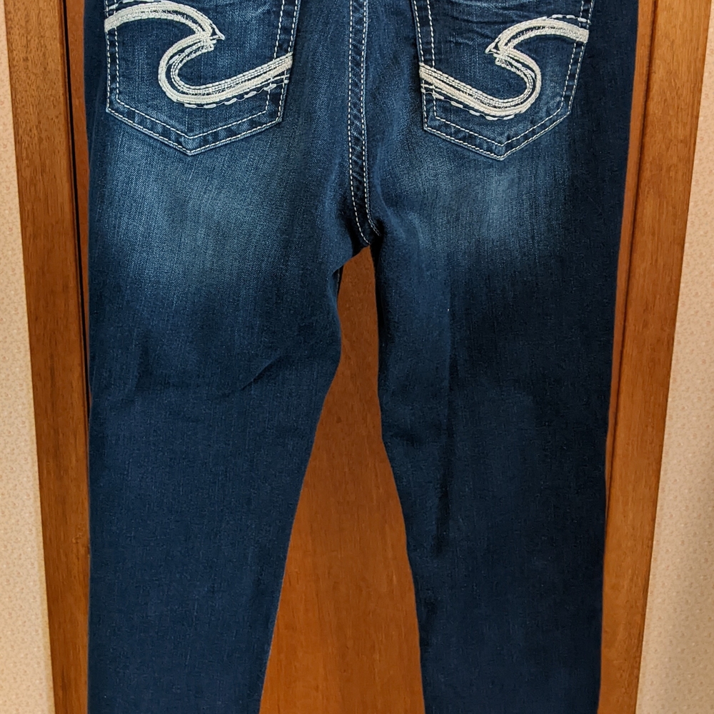 Silver Jeans Dark Blue Skinny Jeans with Contrast Back Pocket Stitching - Picture 4 of 5
